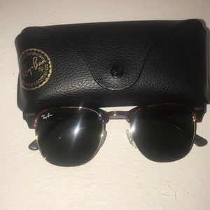 ***SOLD ON DIFFERENT SITE*** Ray Ban sunglasses